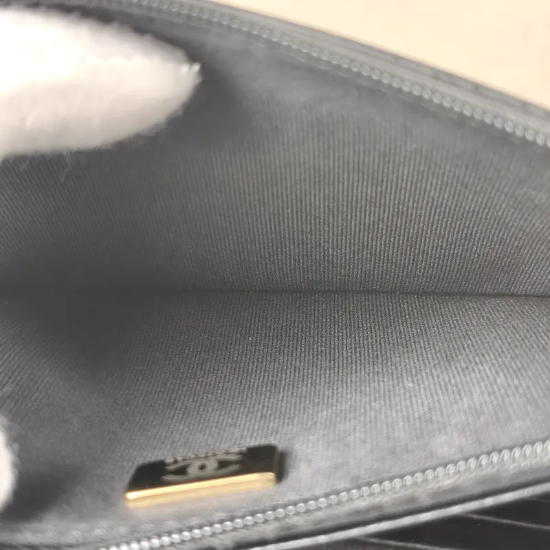 Chanel Crossbody Bag coco crush woc Black Grained Calfskinmini19.2 × 3.5 × 12.3 cm — detail view 11 of 13