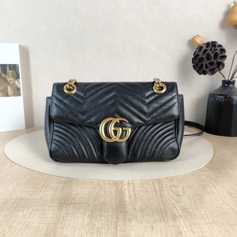 GUCCI Crossbody Bag GG Marmont Medium Marmont 26 Black CC alfskin Medium 26 × 7 × 15 cm