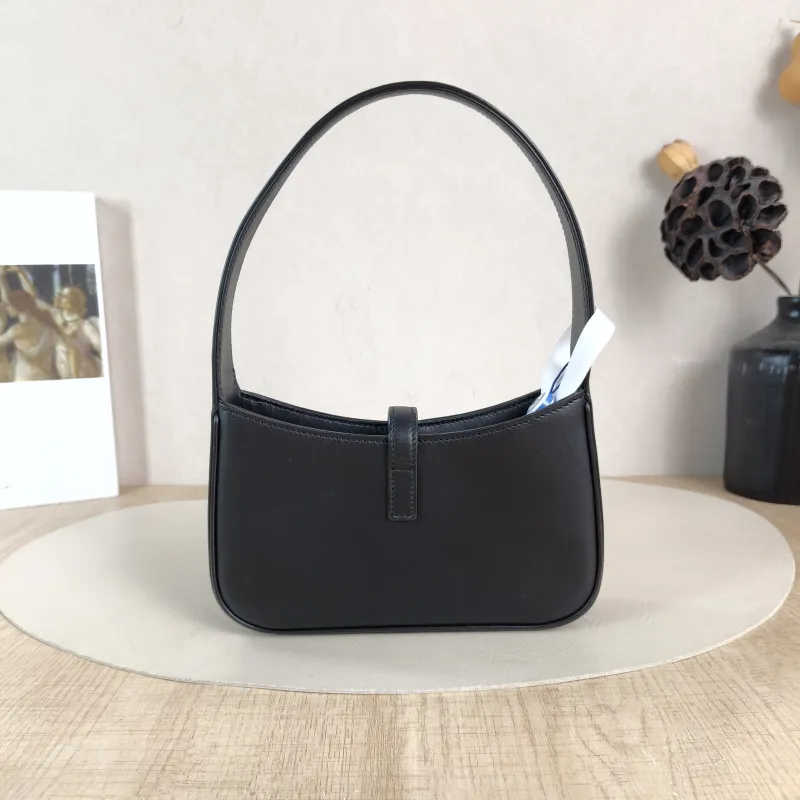 SAINT LAURENT Shoulder Bag LE 5 À 7 Black Calfskin Mini 19 × 4.5 × 11.5 cm — cover view 4 of 5