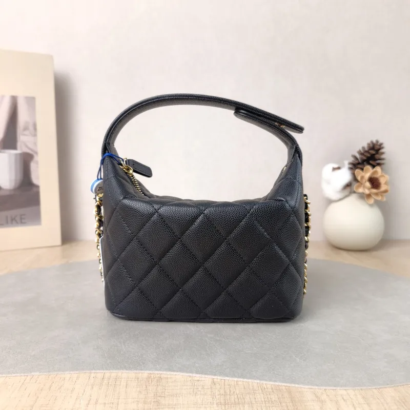 Chanel Crossbody Bag Crossbody Bag Black Calfskin One Size 21.5 × 7.5 × 19 cm — cover view 2 of 6