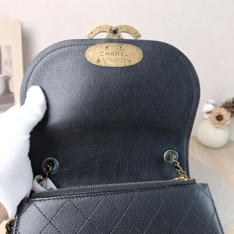Chanel Crossbody Bag Collection Top Handle Crossbody Bag Black Calfskin One Size 20.5 × 6.5 × 16 cm 23 — detail view 13 of 14