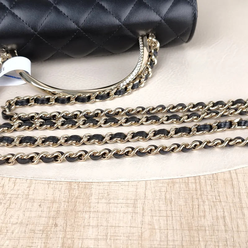 Chanel Crossbody Bag woc Black Lambskin 19 × 4 × 11.5 cm — detail view 4 of 14