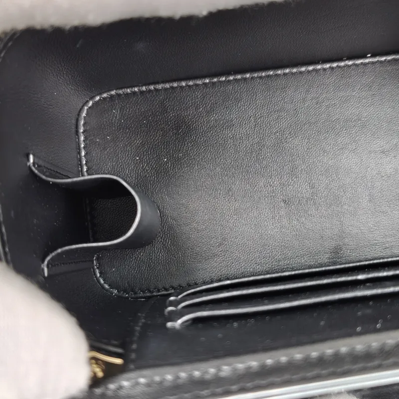 Chanel Crossbody Bag Edition Black Grained Calfskinmini16 × 8 × 9.5 cm — detail view 16 of 16