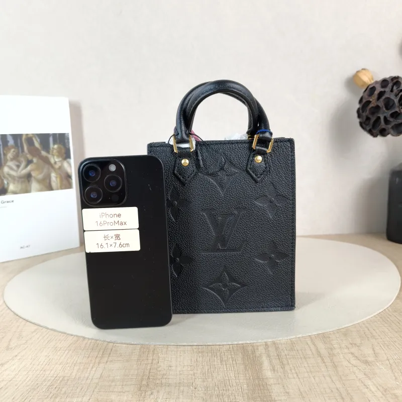 Louis Vuitton Crossbody Bag PETIT SAC PLAT Mini Black Calfskin Mini 14 × 5 × 17 cm — cover view 2 of 5