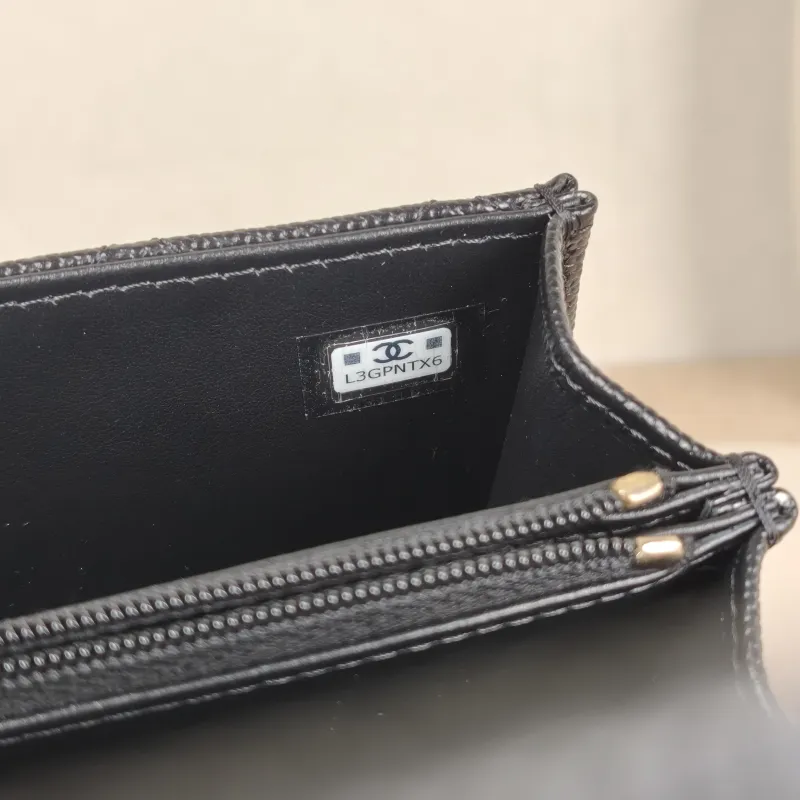 Chanel Crossbody Bag Black Grained Calfskin One Size19 × 7 × 11.5 cm — detail view 3 of 12