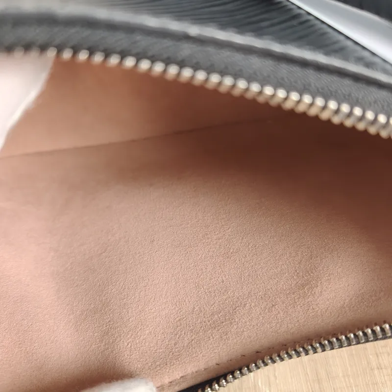 Louis Vuitton Crossbody Bag MARELLE Black Epi Embossed Calfskin Small 25 × 8 × 15 cm — detail view 4 of 10