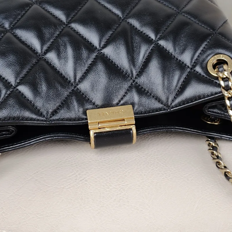 Chanel Shoulder Bag tote Black Lambskin One Size 23 × 8 × 23 cm — detail view 8 of 13