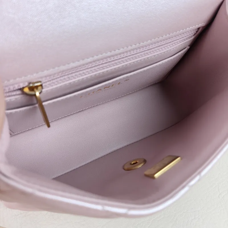 Chanel Crossbody Bag Pearl Lambskin One Size19.5 × 7.5 × 14.5 cm — detail view 1 of 14