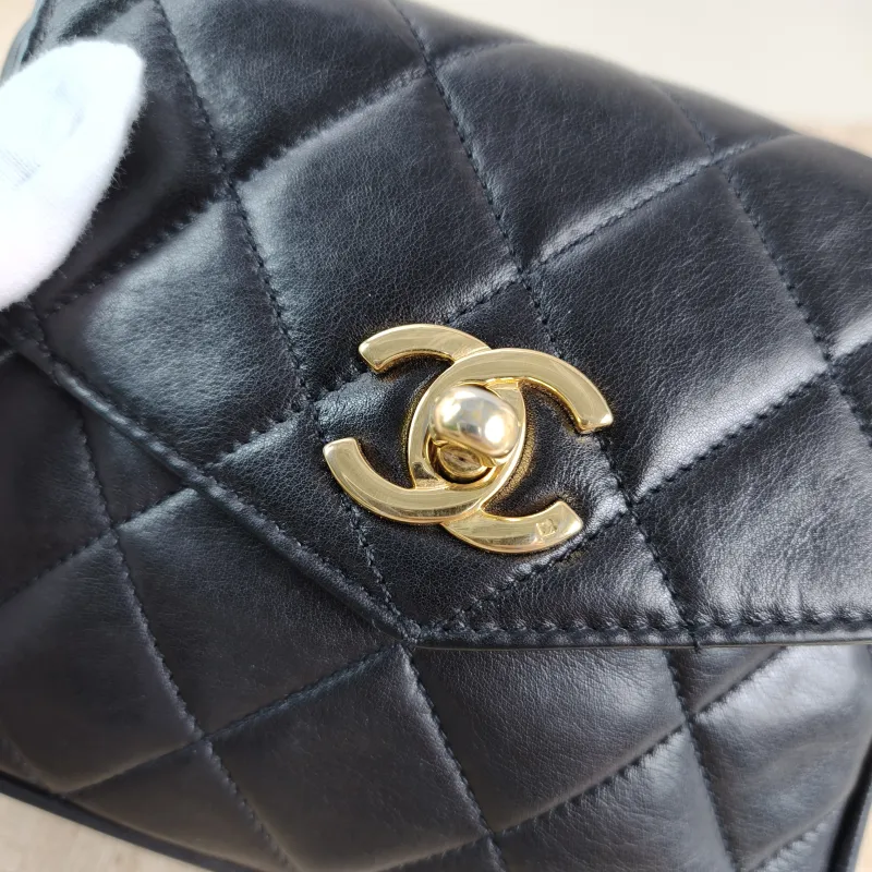 Chanel Belt Bag Belt Bag Black Calfskin One Size15 × 3 × 12 cm — detail view 10 of 12