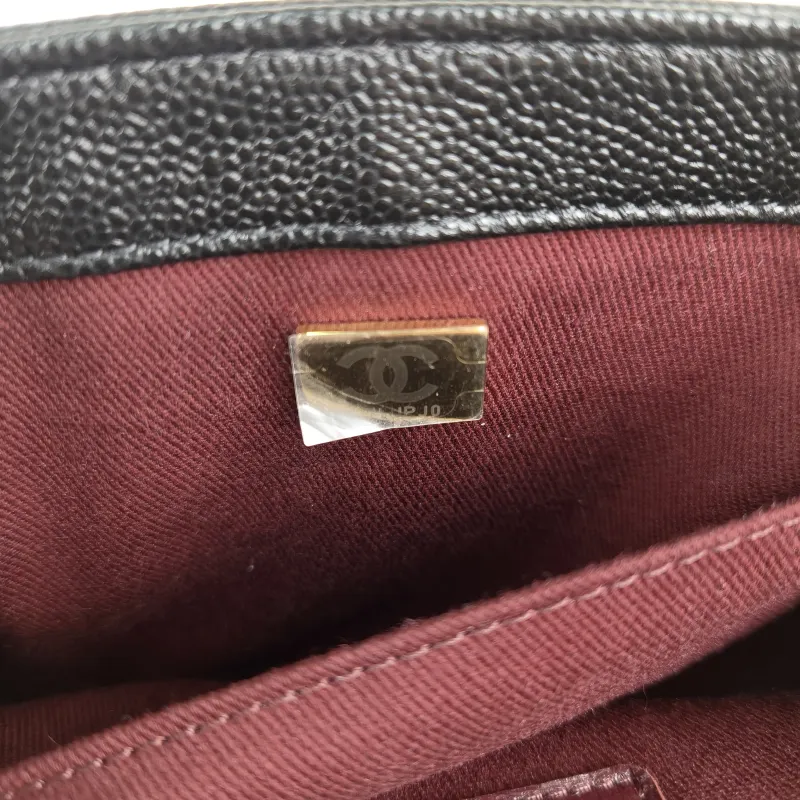 Chanel Crossbody Bag affinity Messenger Bag Black Grained Calfskin Small 19 × 7 × 14 cm — detail view 1 of 14