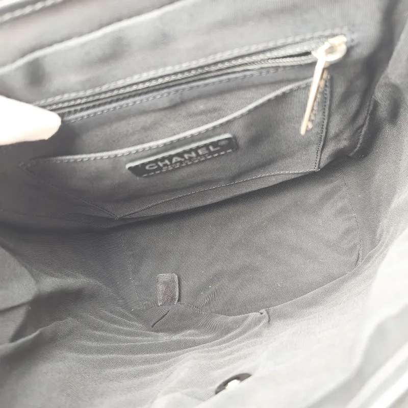 Chanel Backpack Backpack Black Calfskin One Size 21 × 11 × 25 cm 22 — detail view 10 of 11