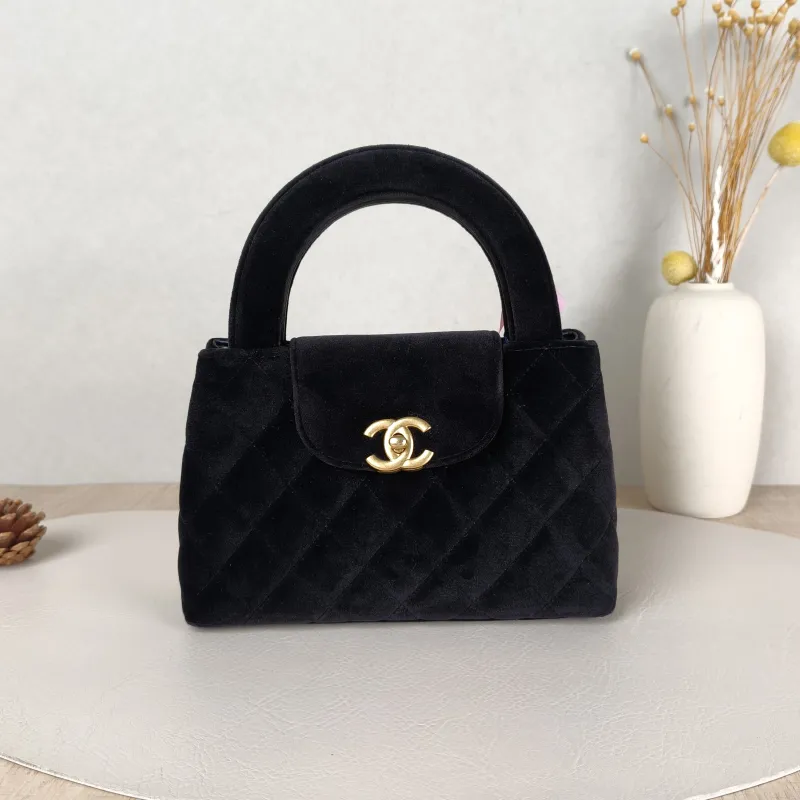 Chanel Crossbody Bag Kelly Black Velvetmini19 × 7 × 13 cm