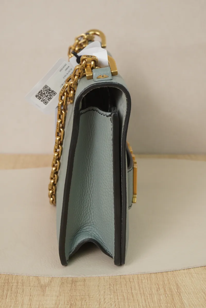 DIOR Chain Bag Calfskin17 · 25 × 6 × 16.5 cm — detail view 19 of 19