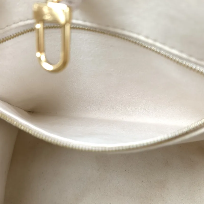 Louis Vuitton Shoulder Bag Onthego Beige Empreinte Embossed Calfskin Small 25 × 11.5 × 19 cm — detail view 1 of 9