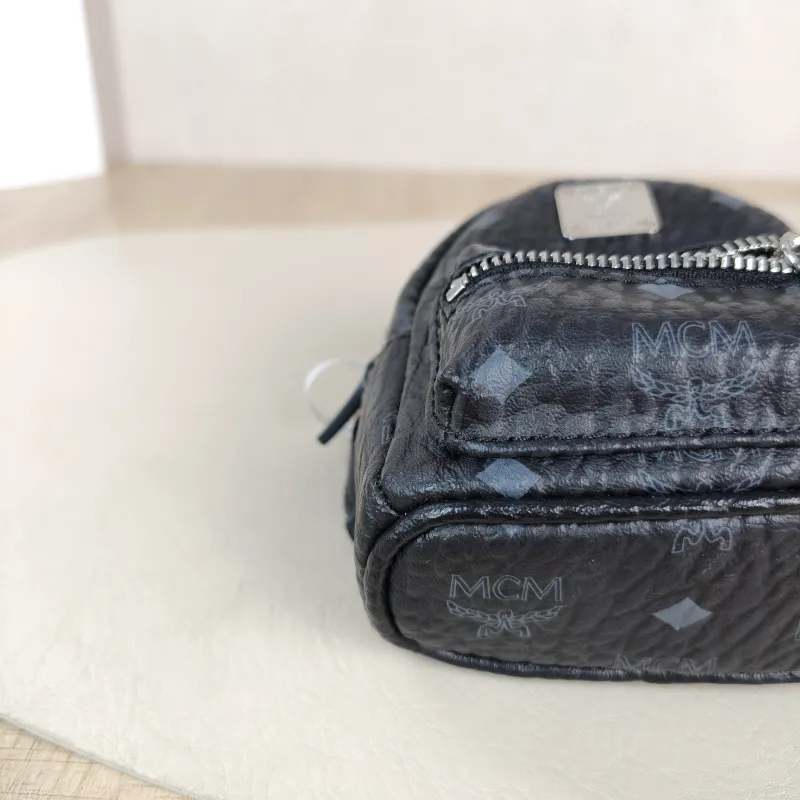 MCM Charm Charm Black Canvas 9.5 × 4.5 × 11.5 cm — detail view 7 of 8