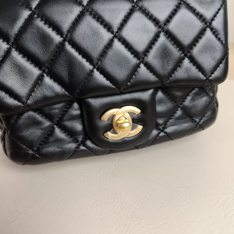 Chanel Crossbody Bag Classic Flap Mini CF Mini Black with Gold-Tone Hardware SL ambskinmini17 × 8 × 13.5 cm — detail view 9 of 12