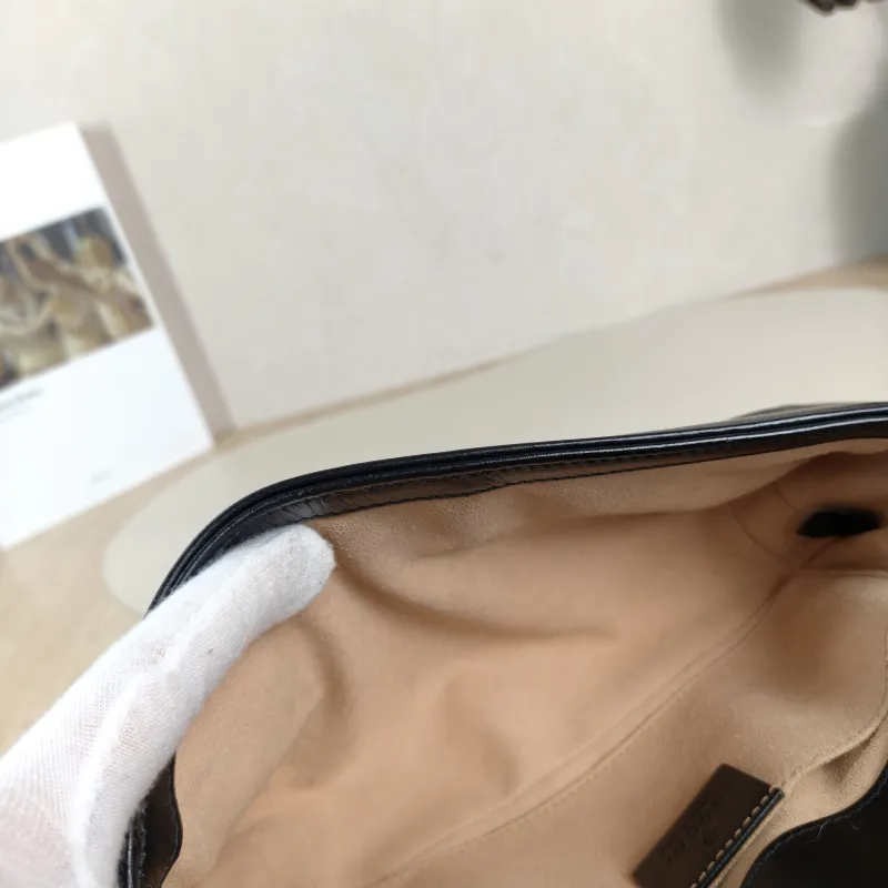 GUCCI Crossbody Bag GG Marmont Small Marmont 22 Black CC alfskin Small 22 × 6 × 13 cm — detail view 6 of 11