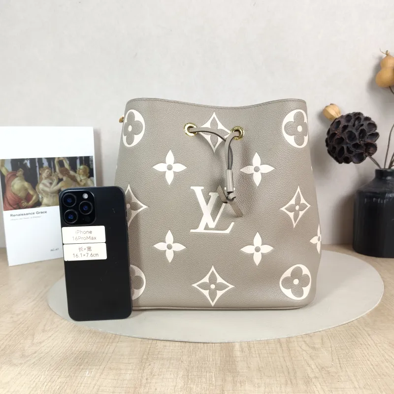Louis Vuitton Shoulder Bag NÉONOÉ Bucket Bag · White Monogram Empreinte Embossed Calfskin Medium 26 × 17.5 × 26 cm — cover view 4 of 5