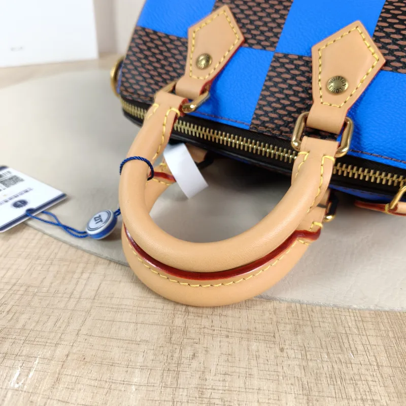 Louis Vuitton Crossbody Bag Speedy 18 PVC 18 × 10 × 12 cm — detail view 5 of 12