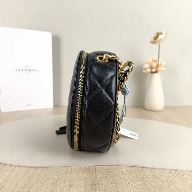 Chanel Crossbody Bag logo Crossbody Bag Black Lambskin One Size 18 × 6 × 16.5 cm — detail view 4 of 10