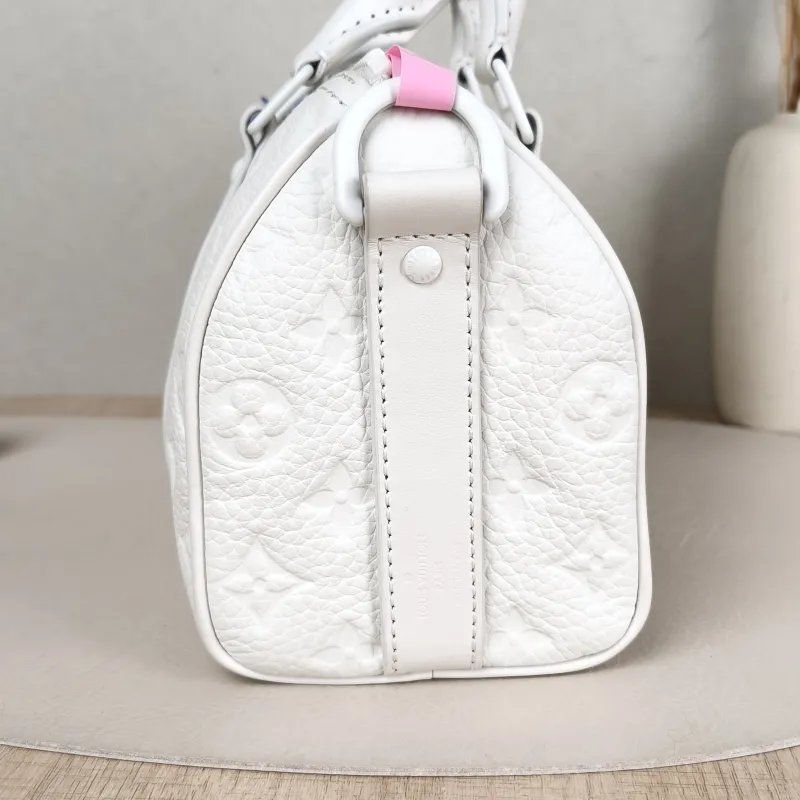 Louis Vuitton Crossbody Bag Keepall 25 White Calfskin Medium 25 × 11 × 15 cm — detail view 7 of 11