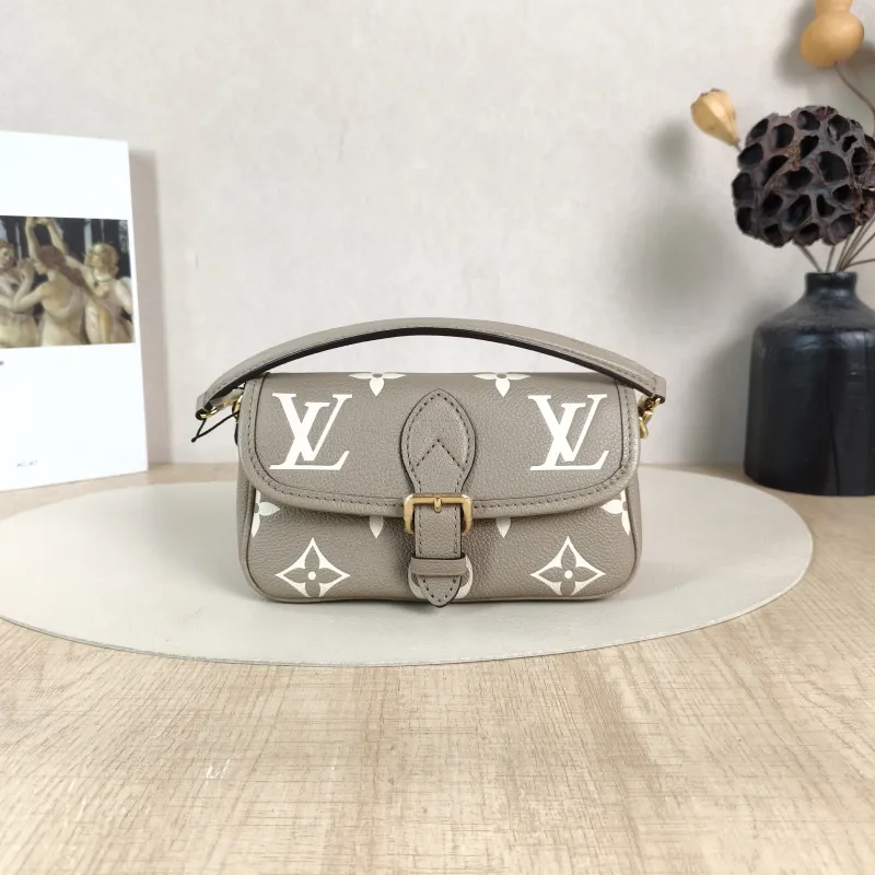 Louis Vuitton Crossbody Bag Diane Baguette Bag Empreinte Embossed Calfskin Monogramnano19 × 6 × 10.5 cm