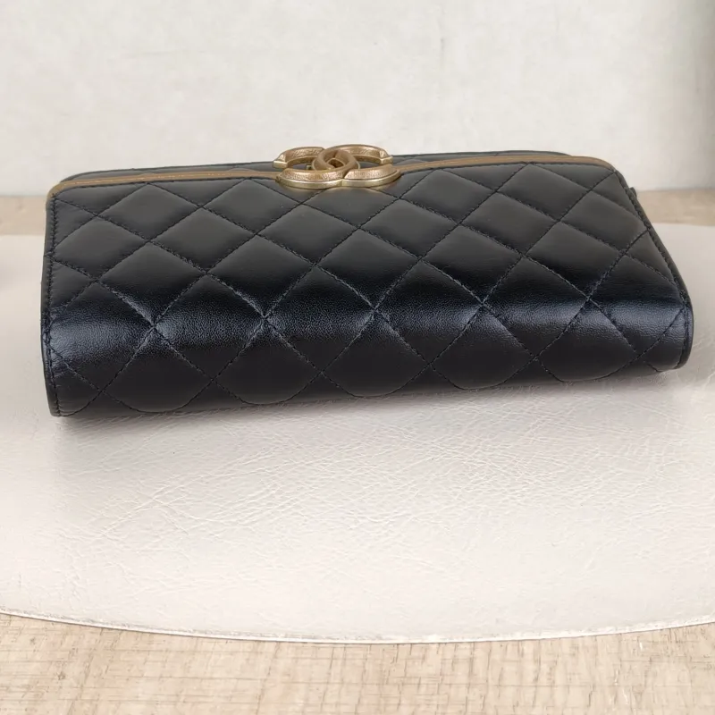 Chanel Crossbody Bag Classic Flap WOC CF WOCWOC Bag Black Lambskinmini19.2 × 3.5 × 12.3 cm — detail view 3 of 12