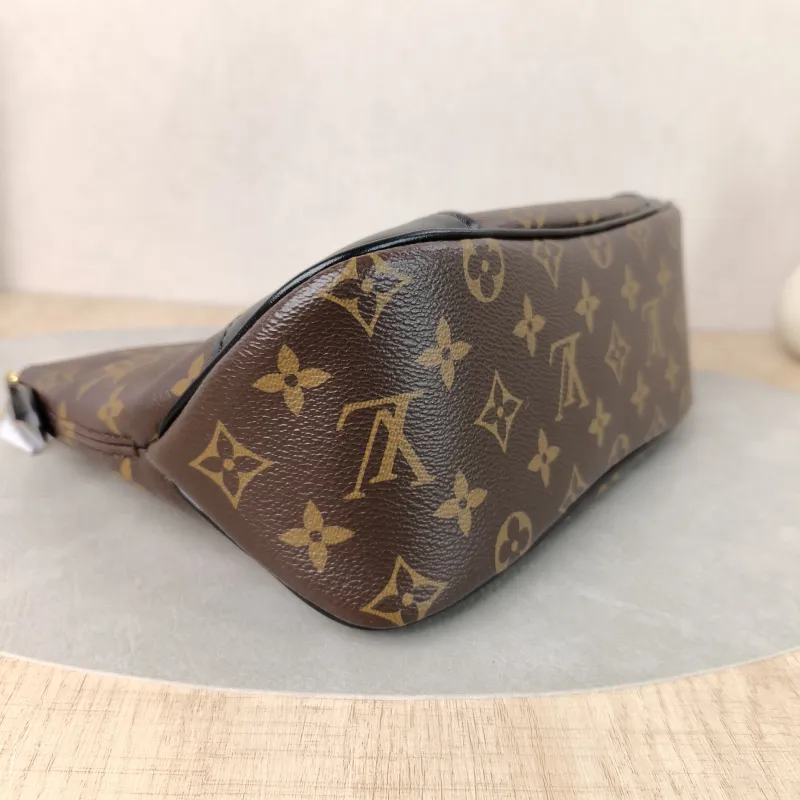 Louis Vuitton Crossbody Bag Boulogne PVC Small26 × 9.5 × 16 cm — detail view 4 of 10