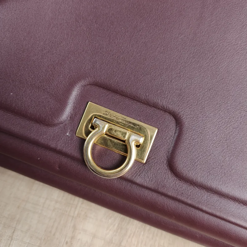 FERRAGAMO Shoulder Bag Shoulder Bag Calfskin One Size24 × 4 × 19 cm — detail view 7 of 11