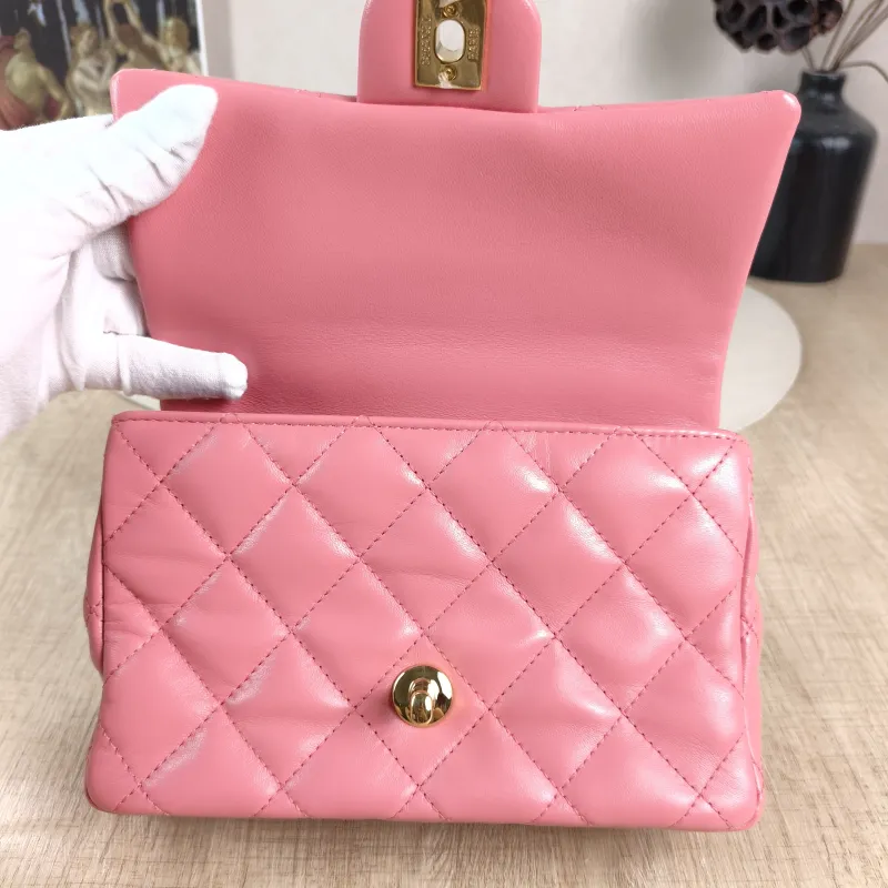 Chanel Crossbody Bag Pink Lambskin One Size 20 × 5 × 13 cm — detail view 11 of 14