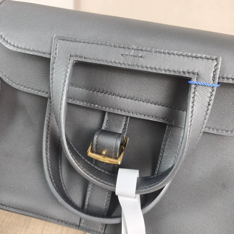 Hermès Crossbody Bag Halzan Black Swift Calfskinmini22 × 6.5 × 15 cm — detail view 5 of 13