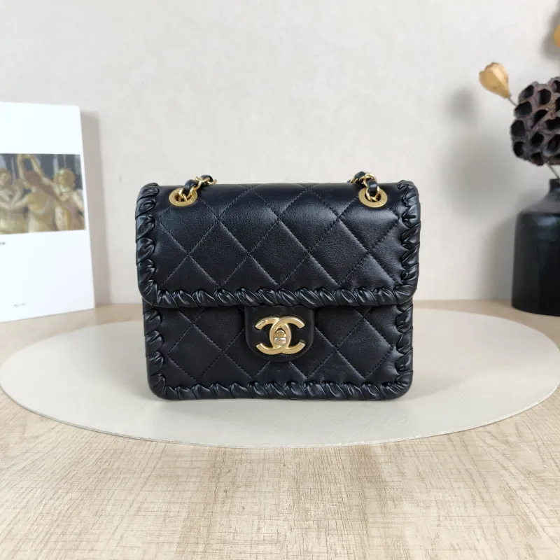 Chanel Crossbody Bag Woven Black Lambskin One Size19 × 4 × 15 cm