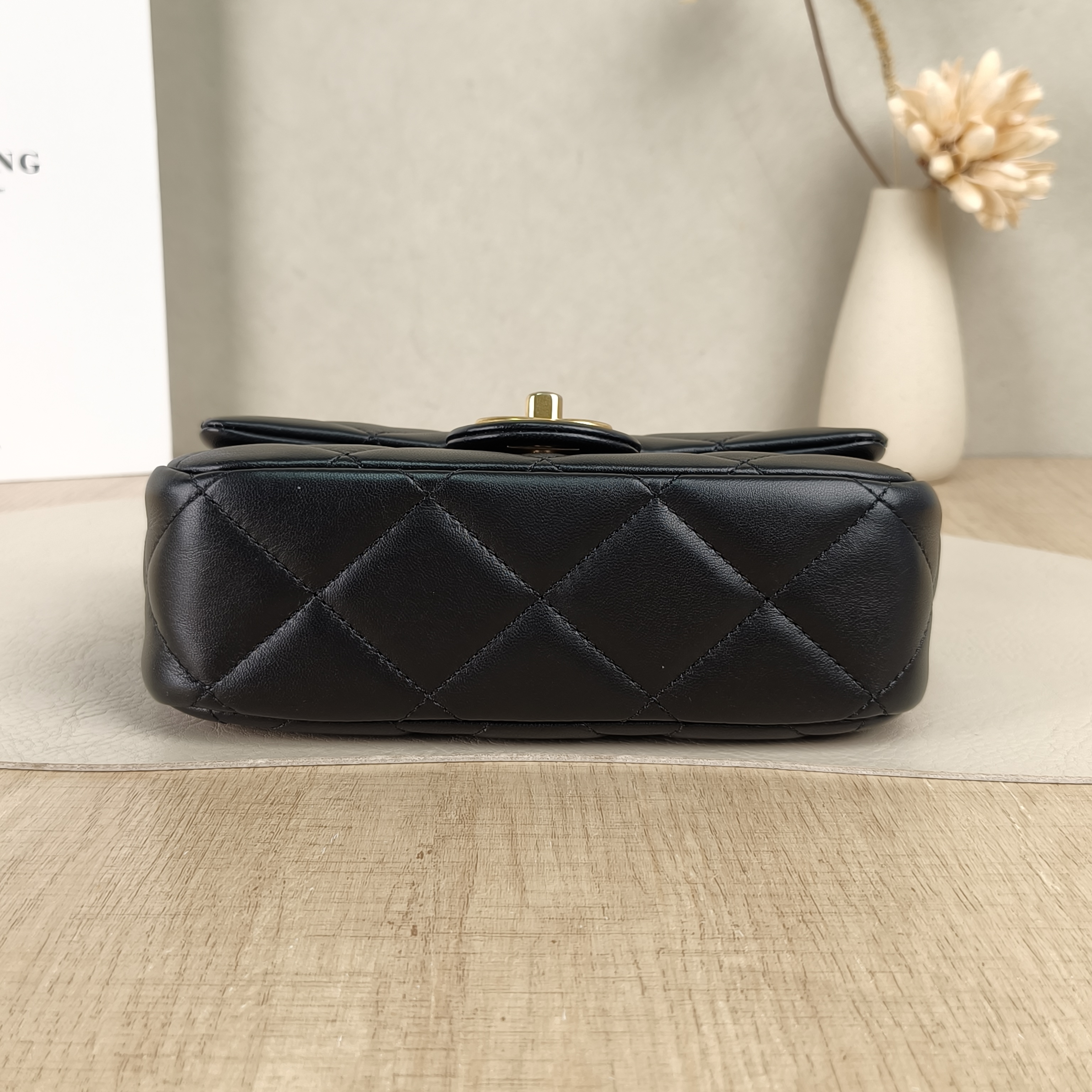 Chanel Crossbody Bag Crossbody Bag Black Lambskin One Size18.5 × 6 × 14 cm — cover view 5 of 5