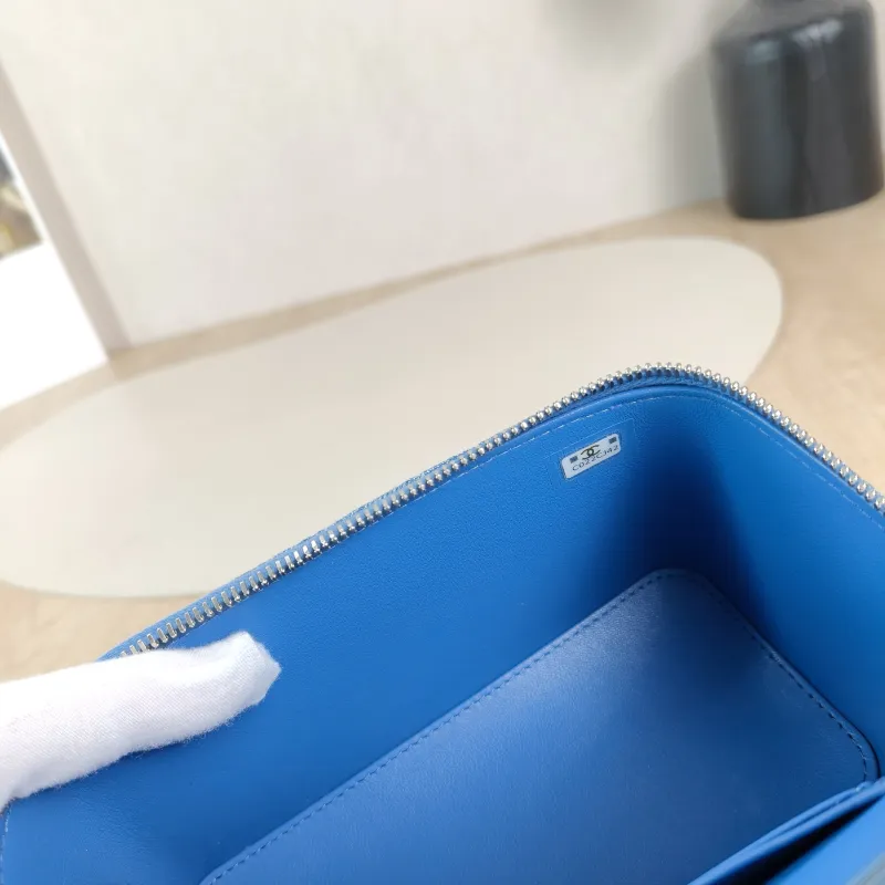 Chanel Crossbody Bag Edition Blue Canvas One Size16 × 8 × 9.5 cm — detail view 1 of 13