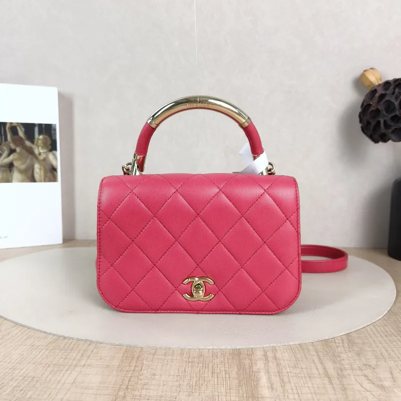 Chanel Crossbody Bag Crossbody Bag Red Lambskin One Size19 × 6 × 13 cm