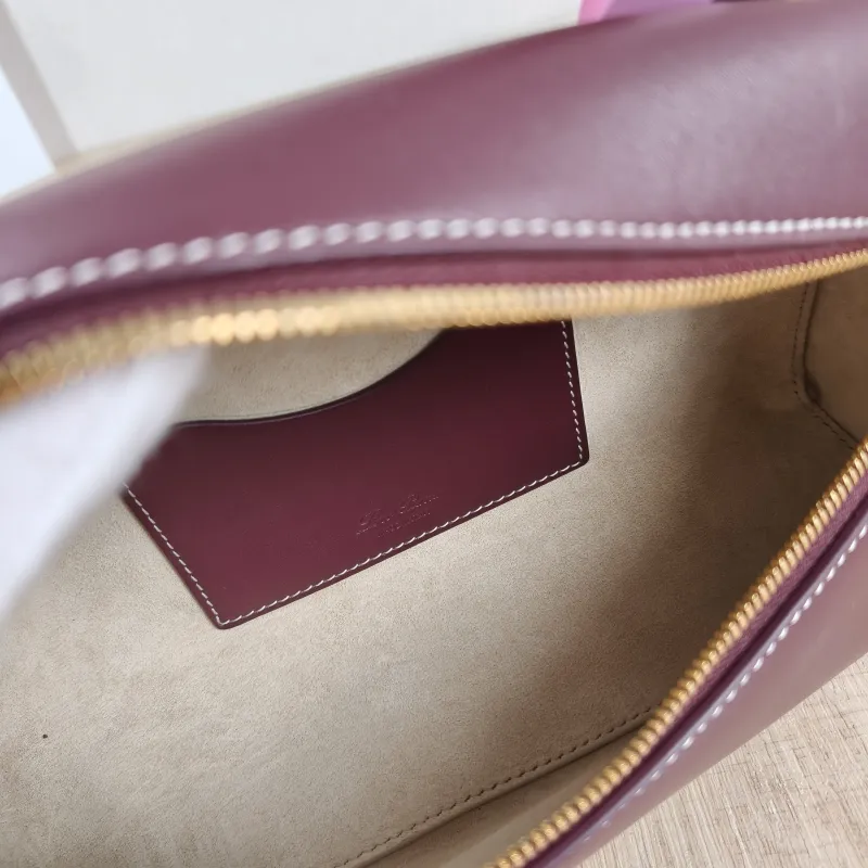 Loro Piana Crossbody Bag Extra Bag L23 Burgundy Calfskin One Size 23 × 7 × 12 cm — detail view 5 of 10