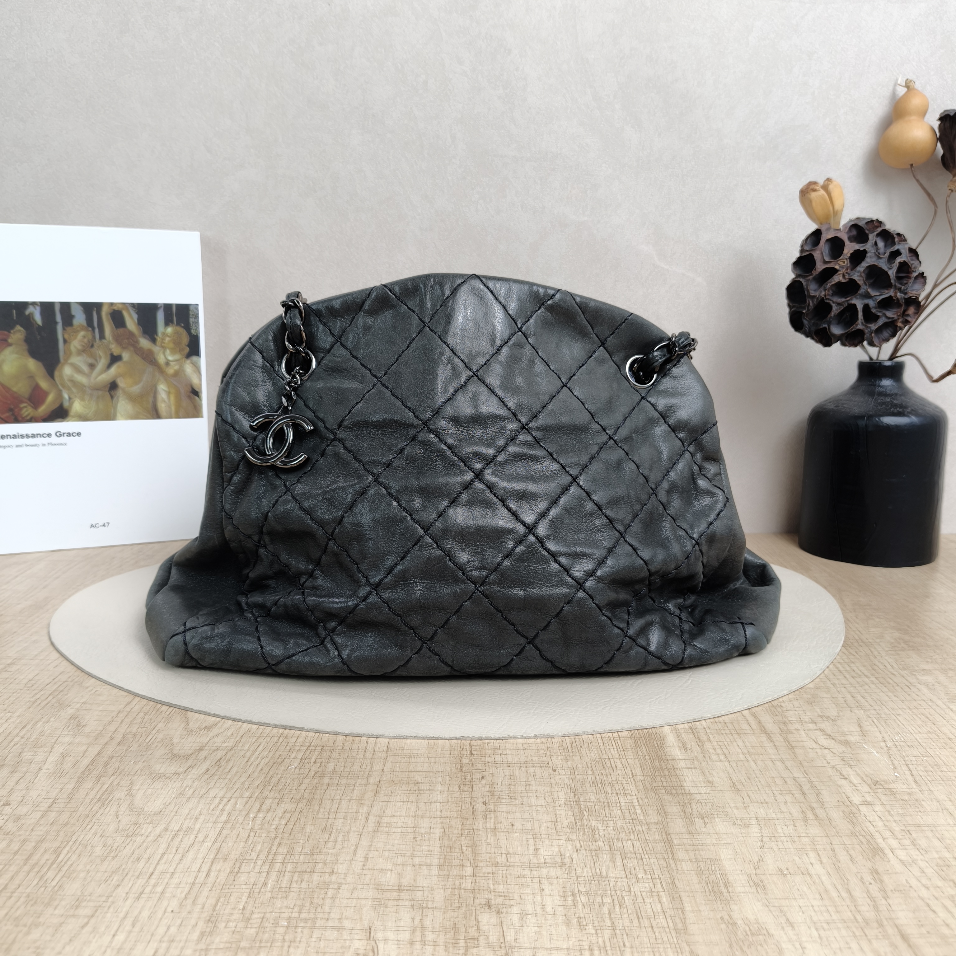 Chanel Shoulder Bag Tote Bag Green Calfskin33 × 11 × 25 cm
