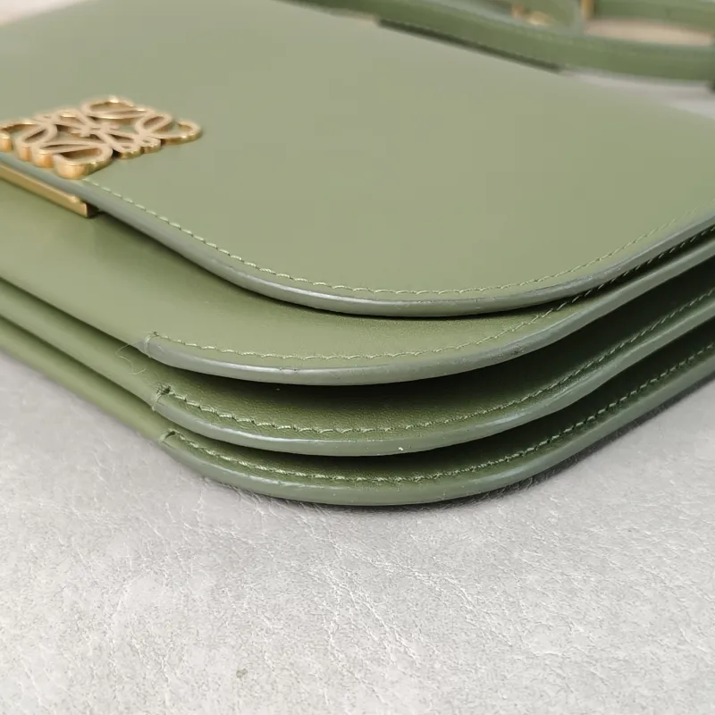LOEWE Crossbody Bag Goya Calfskin Small 19 × 6 × 13.5 cm — detail view 1 of 11