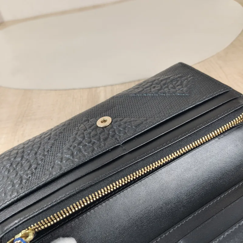 BURBERRY Wallet Wallet Black Calfskin One Size 19 × 2 × 10 cm — detail view 7 of 11