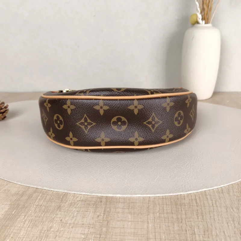 Louis Vuitton Crossbody Bag Loop Monogram PVC Small 23 × 6 × 13 cm — cover view 2 of 5