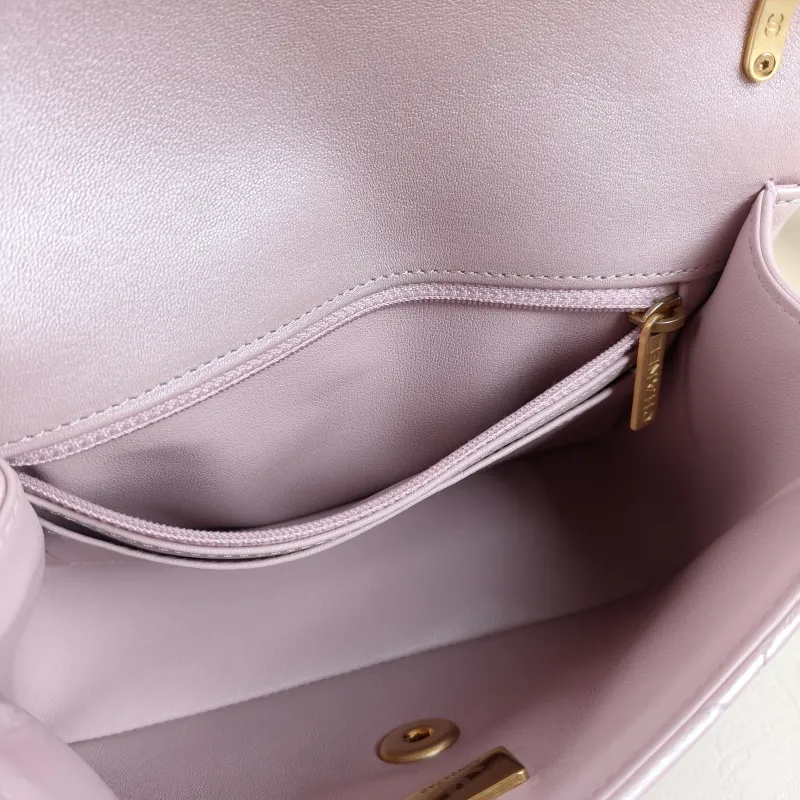 Chanel Crossbody Bag Pearl Lambskin One Size19.5 × 7.5 × 14.5 cm — detail view 8 of 14
