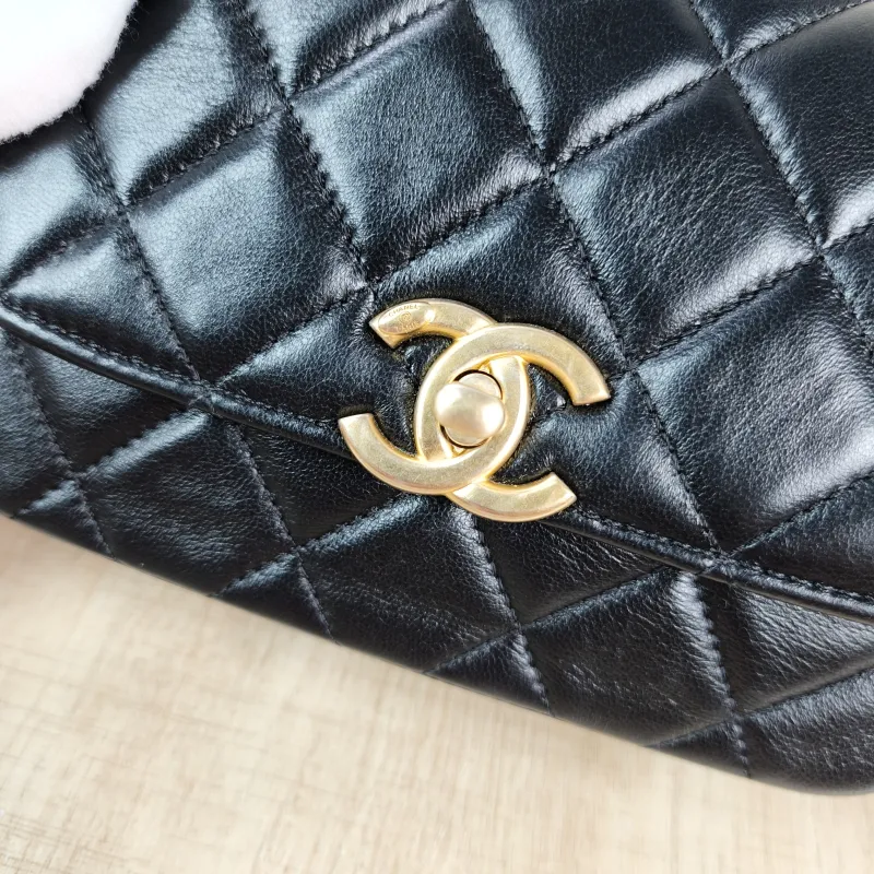 Chanel Crossbody Bag 24s Black Lambskin One Size 18 × 6 × 13 cm — detail view 1 of 13