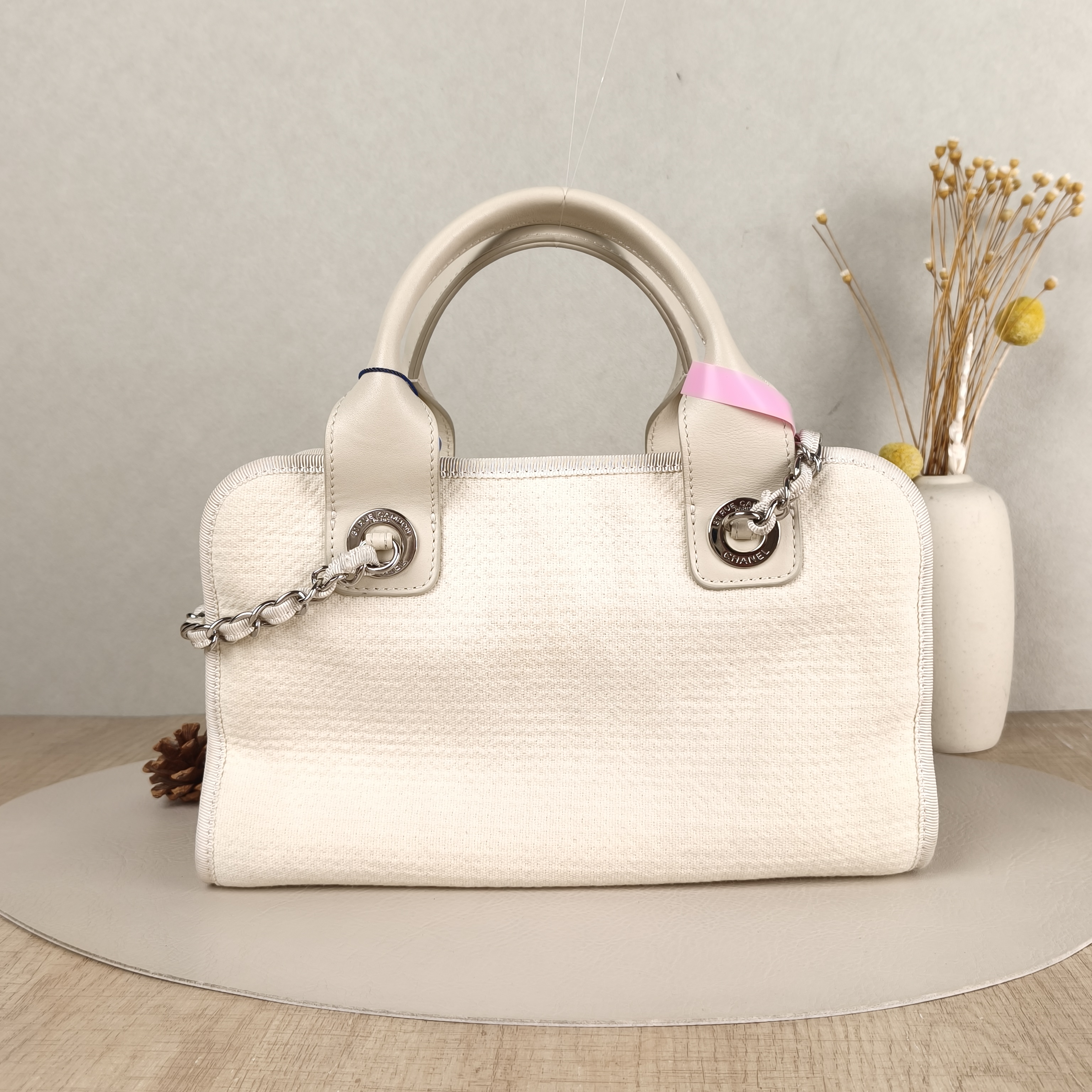 Chanel Crossbody Bag White Canvas One Size28.5 × 12 × 18 cm — cover view 2 of 5