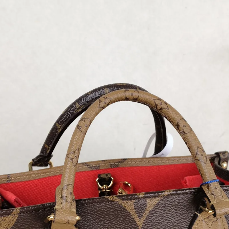 Louis Vuitton Shoulder Bag Onthego Monogram PVC Small 25 × 11.5 × 19 cm — detail view 4 of 13
