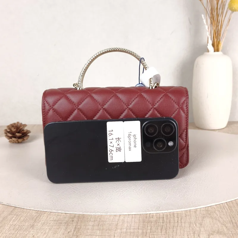 Chanel Crossbody Bag C woc Burgundy Lambskinmini19.2 × 3.5 × 12.3 cm — cover view 2 of 5