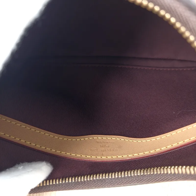 Louis Vuitton Crossbody Bag Boulogne PVC Small26 × 9.5 × 16 cm — detail view 5 of 15