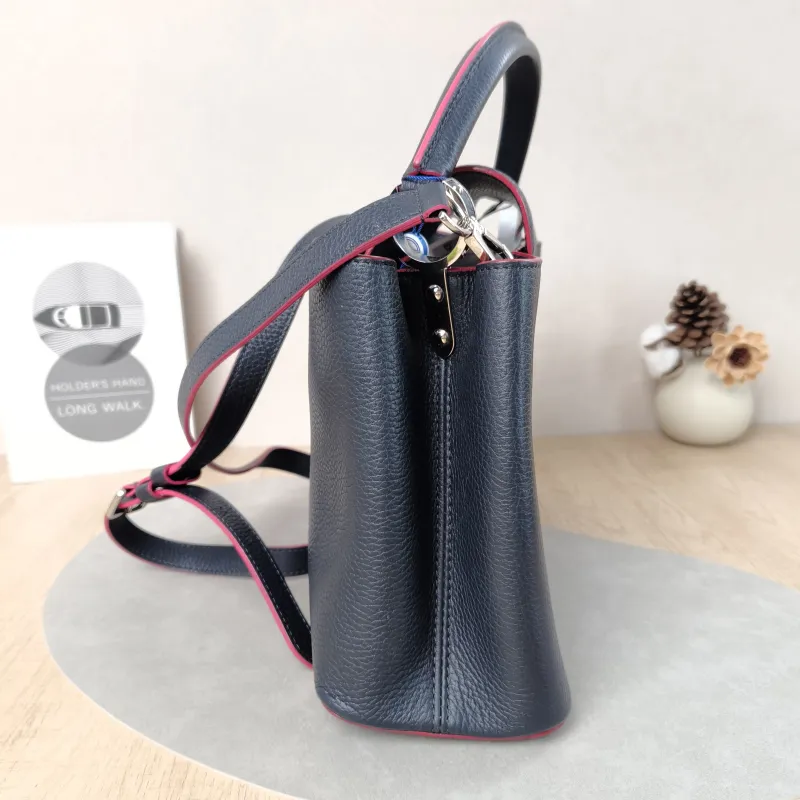 Louis Vuitton Top Handle Bag Capucines Black Calfskin Medium31.5 × 11 × 20 cm — detail view 16 of 22