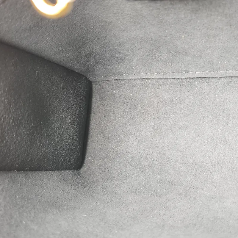 Louis Vuitton Crossbody Bag Onthego BB Black Empreinte Embossed Calfskin BB 18 × 8.5 × 15 cm — detail view 5 of 9