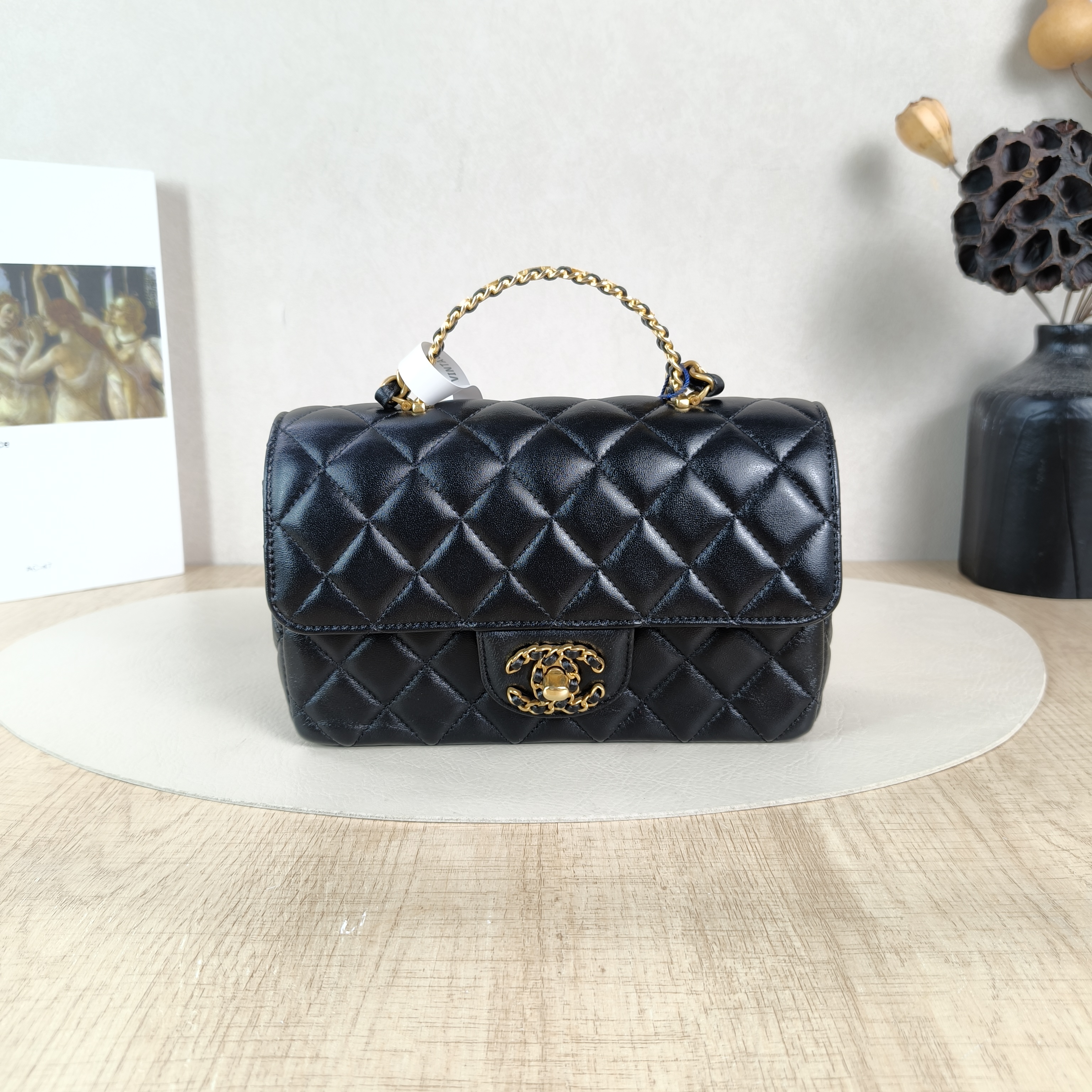 Chanel Crossbody Bag24c mini Black Lambskin mini20 × 6 × 12 cm