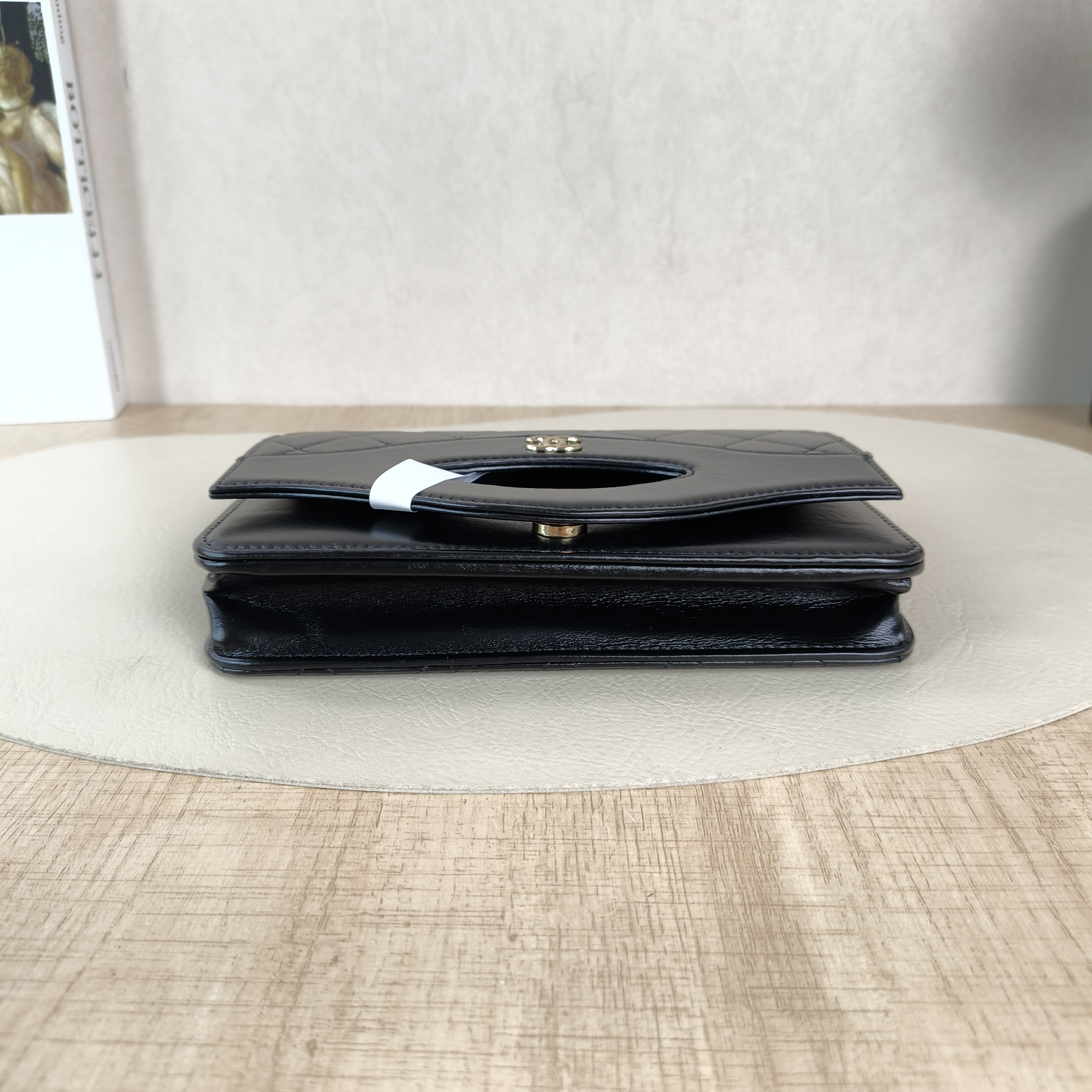 Chanel Crossbody Bag31bag woc Black Calfskinmini19 × 5 × 12 cm — cover view 6 of 6